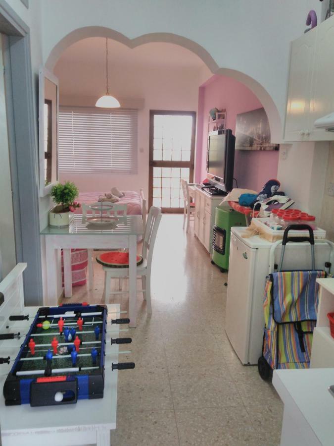 Yiota'S Cute Studio Paphos Exteriör bild